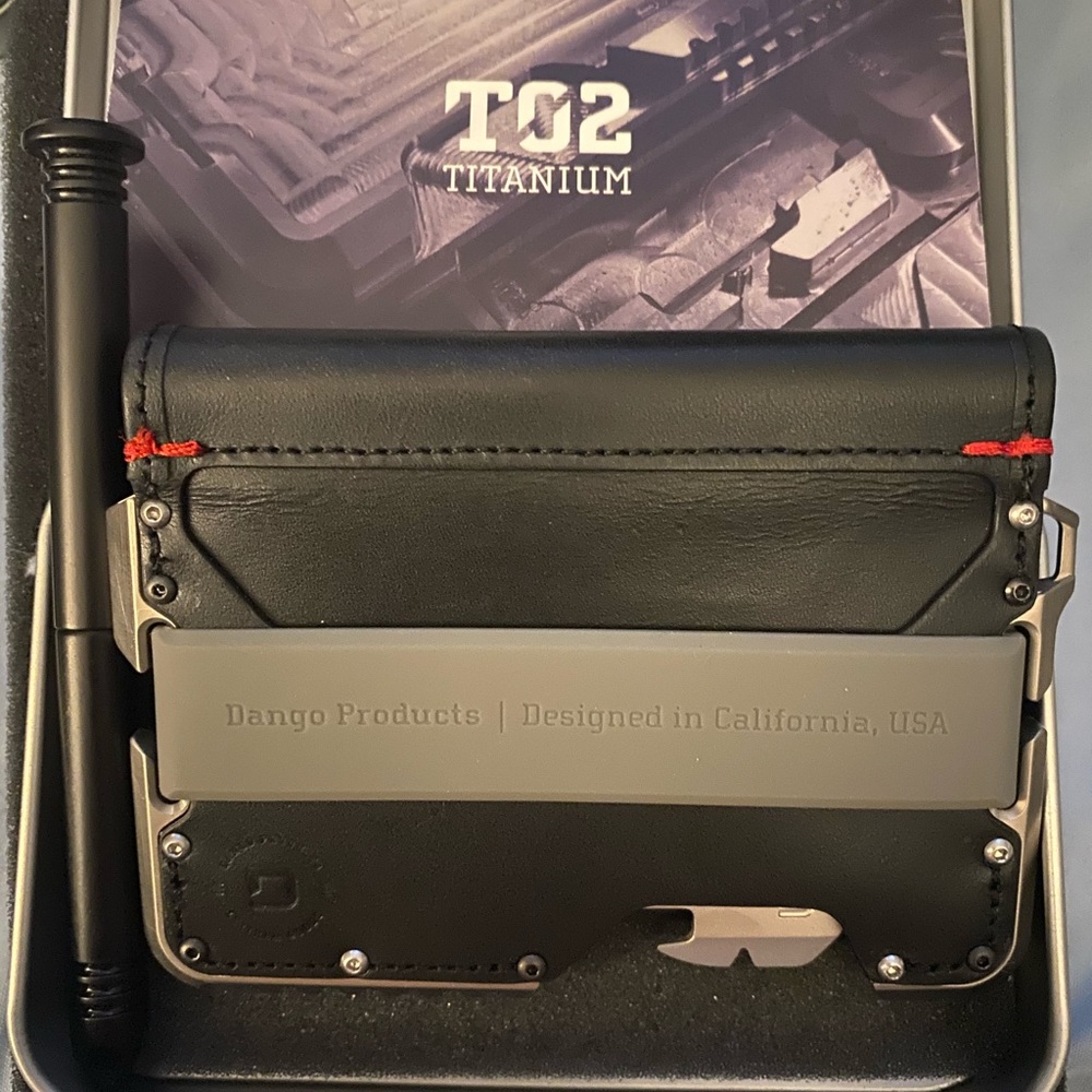 Mens Dango Titanium wallet /c pen limited edition